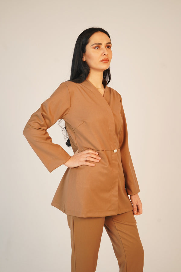 Модел AMINA BROWN